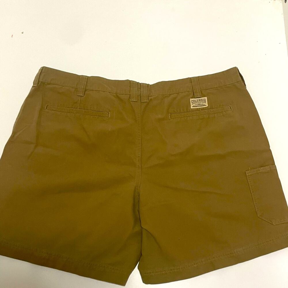 Men’s Columbia Shorts Khaki Outdoor Hiking Preppy Size 46 x 8 - Picture 2 of 5